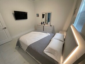 3 habitaciones, tabla de planchar con plancha y wifi gratis 