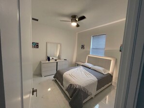 3 habitaciones, tabla de planchar con plancha y wifi gratis 