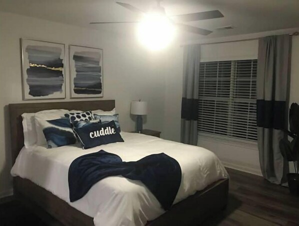 2 habitaciones, escritorio, tabla de planchar con plancha y wifi gratis