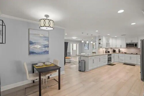 Luxury Ranch 2 Master Kg Bed w/ heated Salted Pool