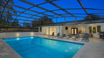 Una piscina techada, una piscina climatizada