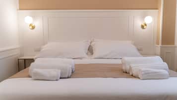 Habitación estándar | Edredón, escritorio, wifi gratis y ropa de cama
