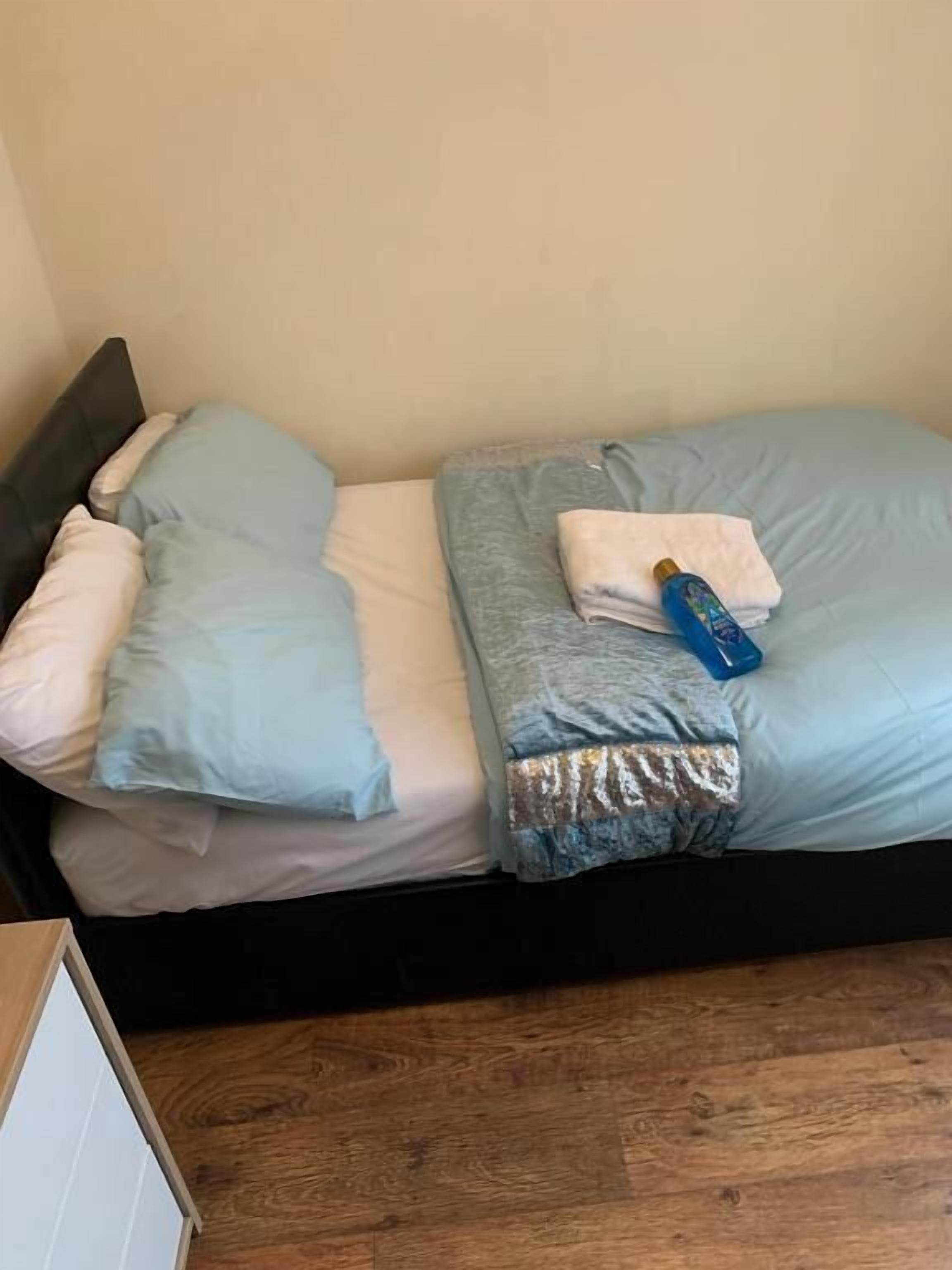 Free minibar, individually decorated, individually furnished, desk