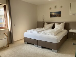 1 bedroom, desk, travel crib, free WiFi