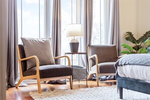 4 bedrooms, desk, iron/ironing board, WiFi