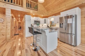 Frigorífic, microones, forn i placa de cuina