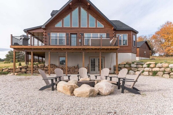 Exterior - Whiteface Mtn Views Adirondack Mountain Hottub (Vermontville)
