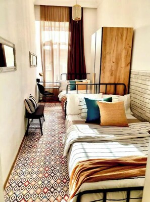 2 bedrooms, in-room safe, desk, iron/ironing board