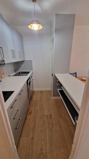Fridge, coffee/tea maker, toaster