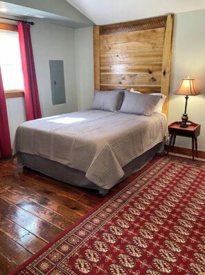 1 bedroom, desk, travel crib, free WiFi