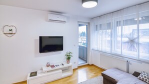 Departamento (Two Bedroom Apartment with Balcony) | Interior
