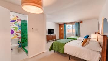Habitación de diseño doble | Ropa de cama de alta calidad, colchones viscoelásticos, minibar