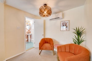 Chambre majestueuse | Literie de qualité, lit avec matelas en mousse à mémoire, minibar