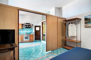 1 slaapkamer, een strijkplank/strijkijzer, gratis wifi, beddengoed