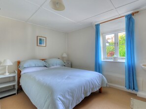 2 bedrooms, individually decorated, individually furnished, free WiFi - 30 Sherborne Lane (Lyme Regis)