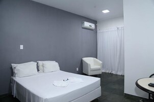 Quarto Duplo Solteiro | Free WiFi