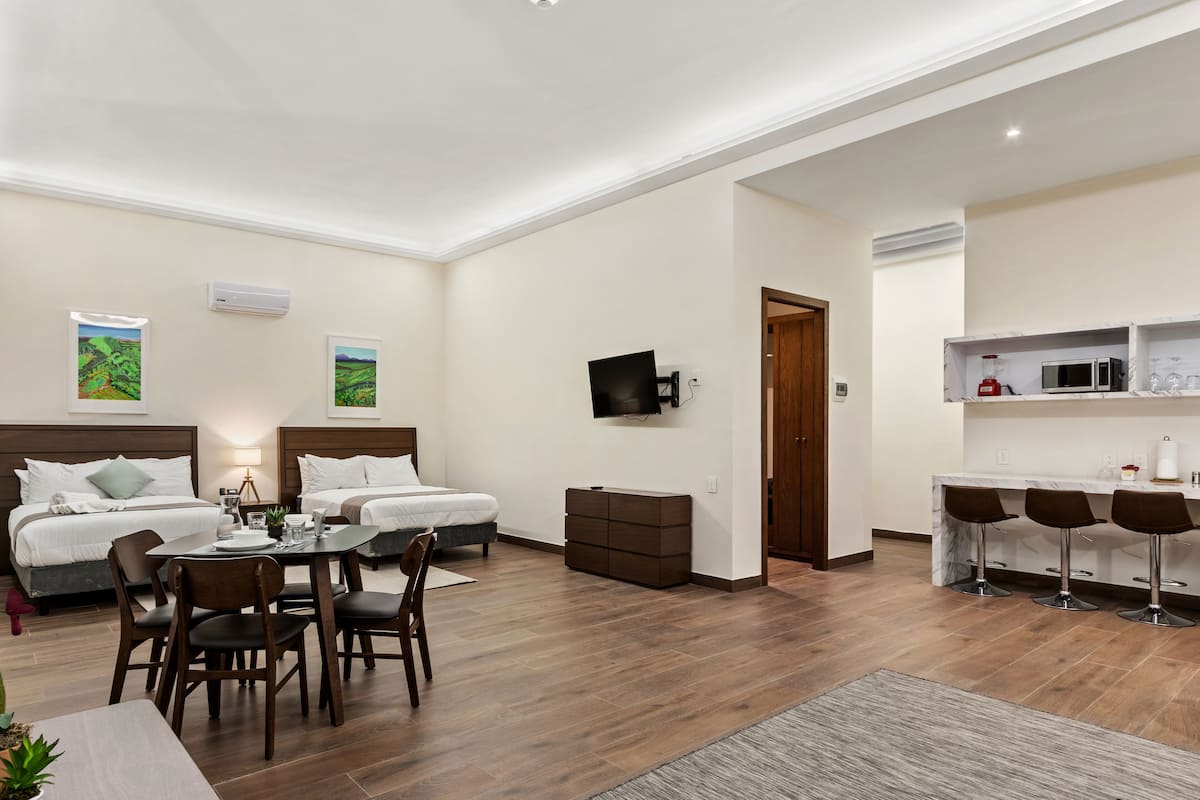 1 bedroom, in-room safe, iron/ironing board, WiFi (free)