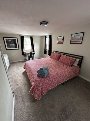 4 Schlafzimmer, Schreibtisch, kostenloses WLAN, Bettwäsche