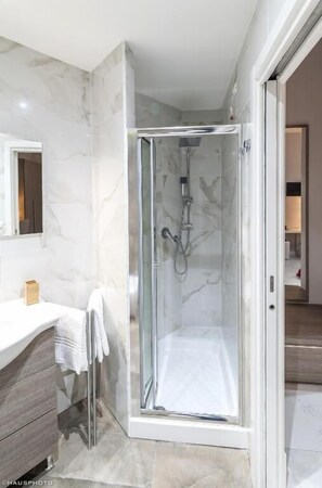 Bathroom - A Durmì Suite (Naples)