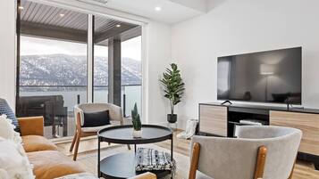 スマートテレビ、書斎 / ワークスペース