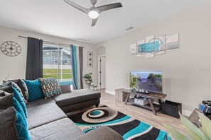 TV - Golf community home close to Disney with private pool 236 (Davenport)