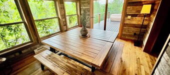 LESTER RIVER PINES Home • Privacy • Sauna • Pond • River • Dog Friendly