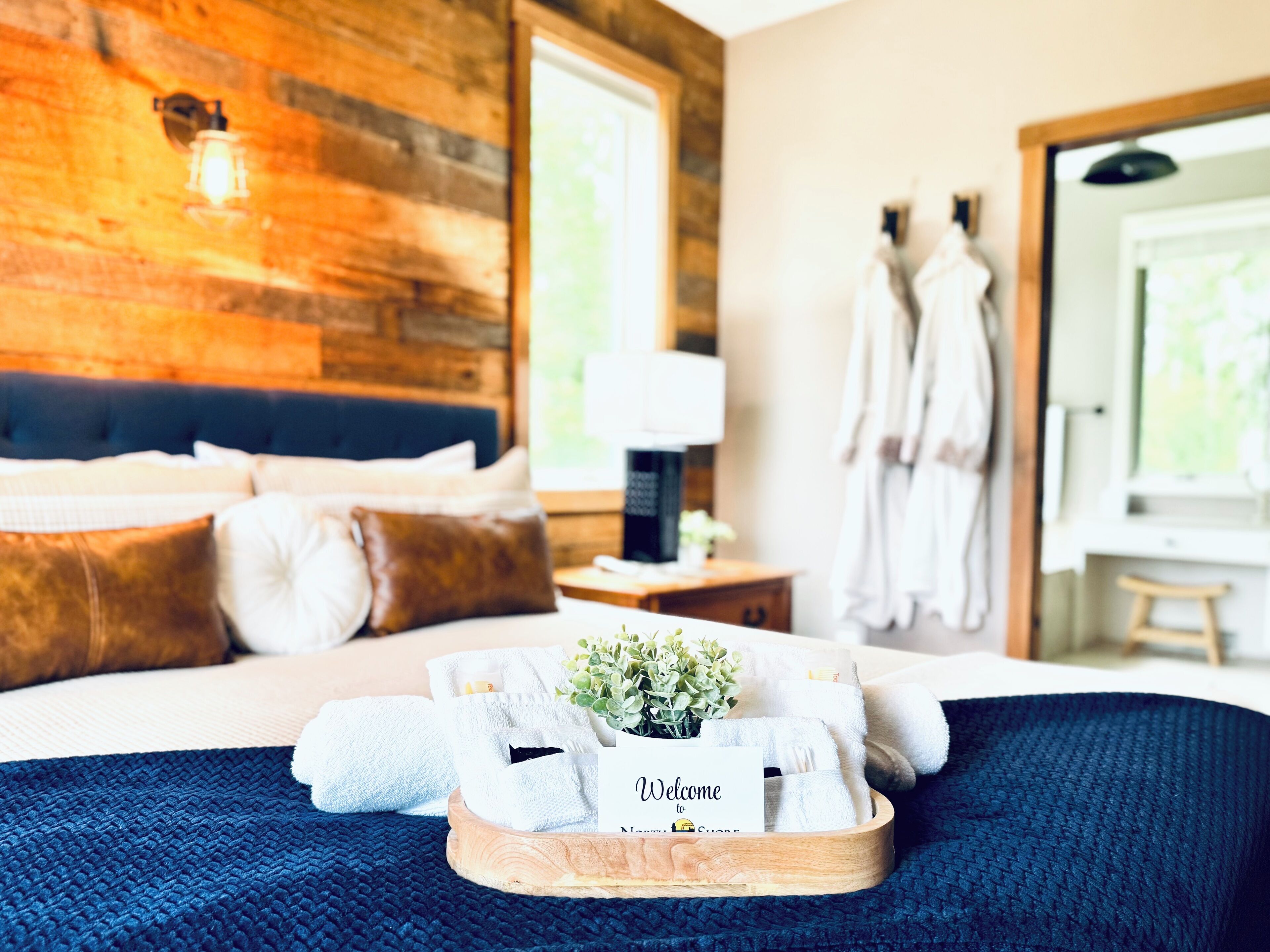 6 Schlafzimmer, Zimmersafe, Schreibtisch, Bügeleisen/Bügelbrett