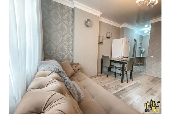 Flat-screen TV - SkyHouse Premium Apart-Hotel ! (Chișinău)