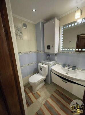 Gratis toiletartikelen, een haardroger, pantoffels