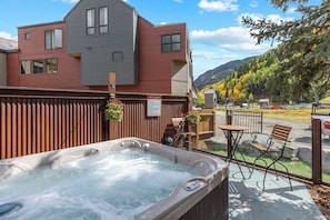 Bain à remous extérieur