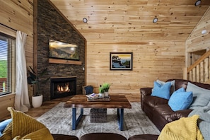 Smart TV, fireplace, video games - Family Friendly Cabin features Pool, Hot Tub, Game Room, Pool Table, Wifi (Gatlinburg)