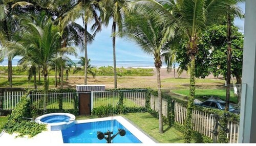 Oceanfront Pool Paradise Villa