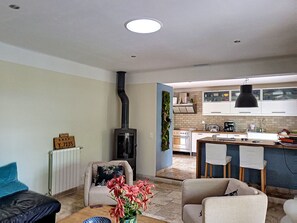 Living area - Provencal charm with pool in secluded garden near Lorgues center (Lorgues)