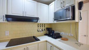 Private kitchen - Casual St. Lawrence Gap apt near beach - Terraces 104 (Saint Lawrence Gap)