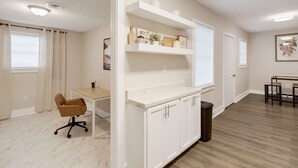 Interior - Beautiful home minutes to Downtown and Midtown! (Memphis)