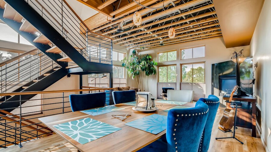 Old Town Loft Oasis With Amazing Rooftop Deck!