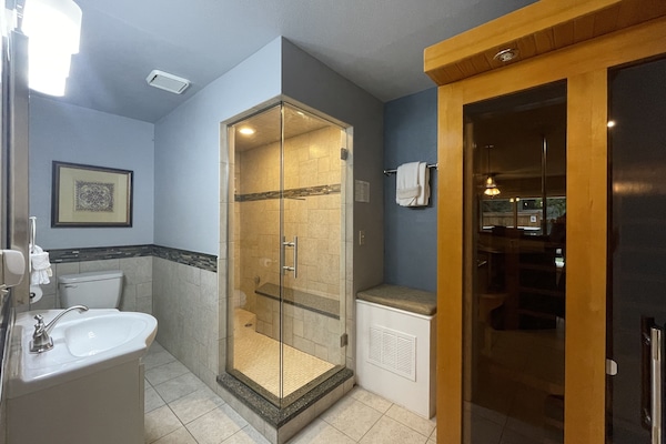 Apartment, 1 King Bed, Hot Tub, Garden View (579 Spindrift Ct Unit B) | Bathroom | Designer toiletries, towels