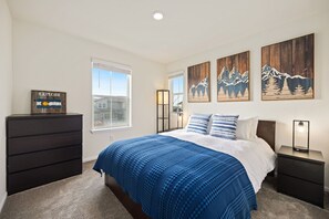 Ferienhaus, Mehrere Betten, Terrasse, Gartenblick (303 Zeppelin Way) | 4 Schlafzimmer, individuell dekoriert, individuell eingerichtet