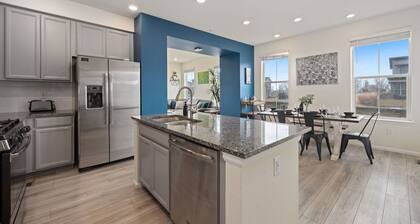 Modern & Stunning Home Near Breweries and Old Town!