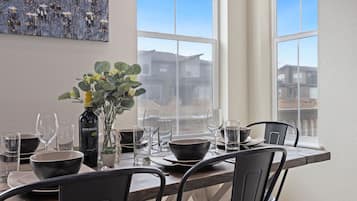 House, Multiple Beds, Patio, Garden View (303 Zeppelin Way) | View from room