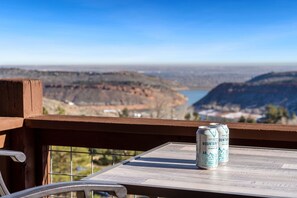 Property grounds - Rustic Mtn Home Near Marina | Lake & City Views! (Fort Collins)