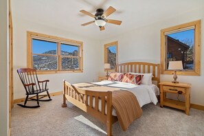House, Multiple Beds, Patio, Garden View (4909 Overhill Drive)