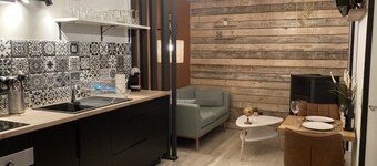 The Eddy Lodge, a tiny house with a view of nature and a Nordic bath