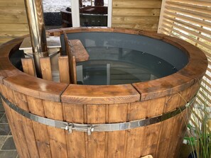 Spa - The Eddy Lodge, a tiny house with a view of nature and a Nordic bath (Neufchâteau)