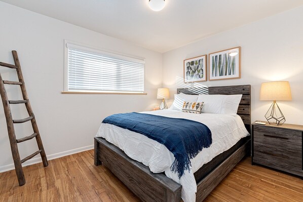 公寓式客房, 2 张大床, 厨房, 花园景观 (1020 Garfield St. (Suite 6)) | 2 多间卧室、免费 WiFi