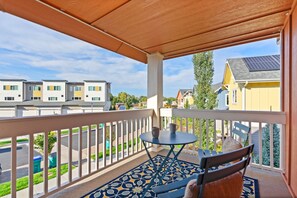 Ferienhaus, Mehrere Betten, Whirlpool, Gartenblick (227 Urban Prairie St) | Unterkunftsgelände