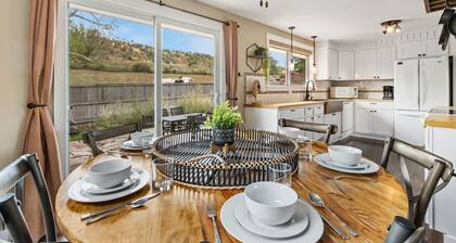 Hidden Valley Retreat Quiet Escape w/ Mtn Views!