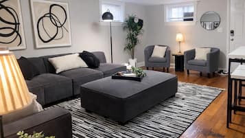 Apartment, Multiple Beds, Kitchen, Garden View (915 23rd St Lower) | Living area | 40-inch TV with digital channels