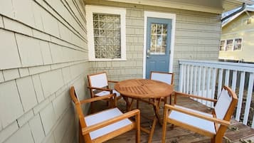 Apartment, Multiple Beds, Patio, Garden View (1944 7th Ave - Upper) | Outdoor dining