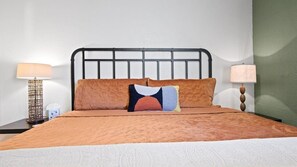 Studio (1 Bedroom)